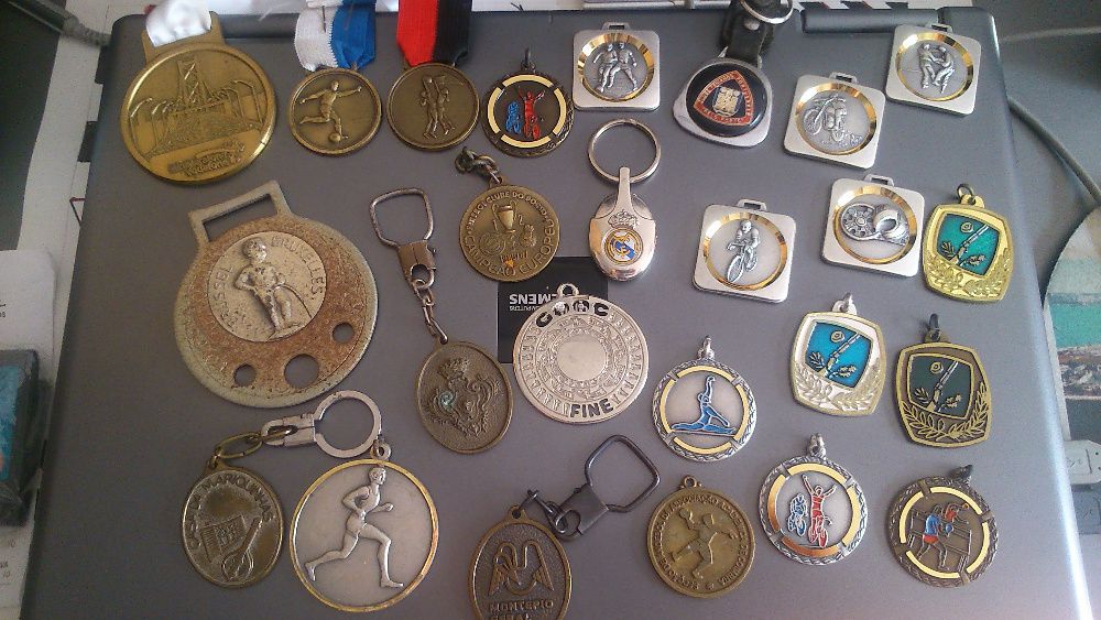 25 Sports/Commemorative Medals
