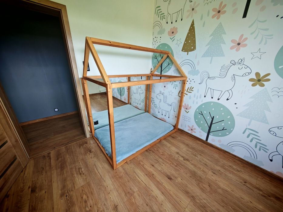 Łóżko dla dzieci domek