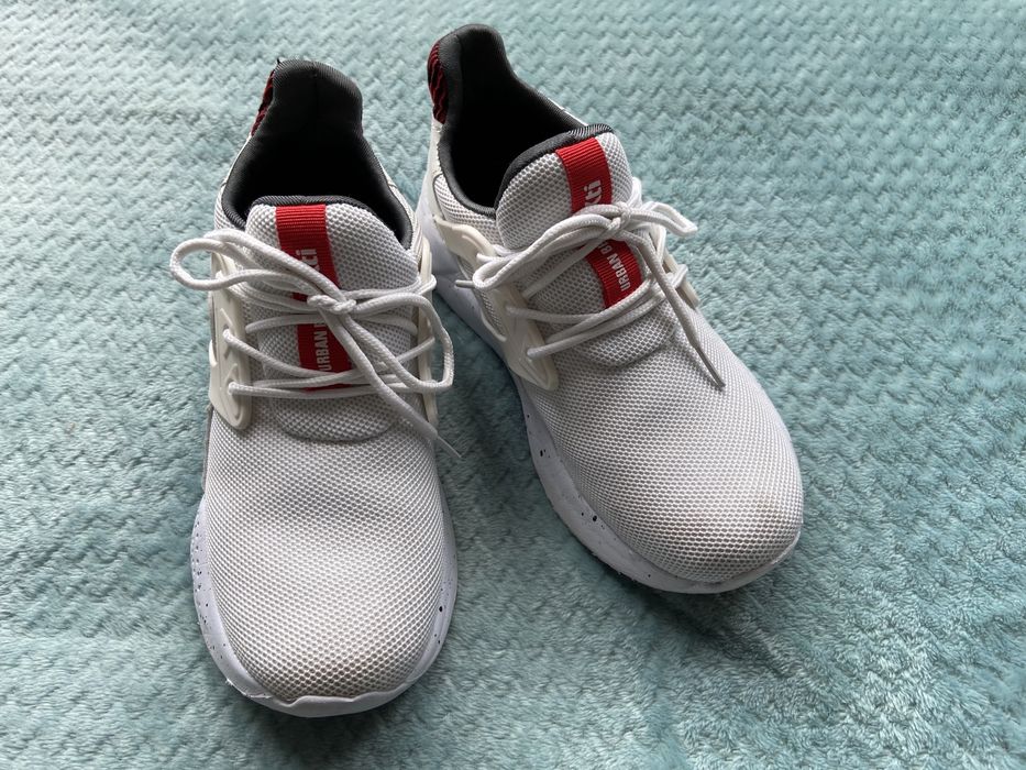 Lekkie buty sportowe z TKMAXX wiosna lato r.33