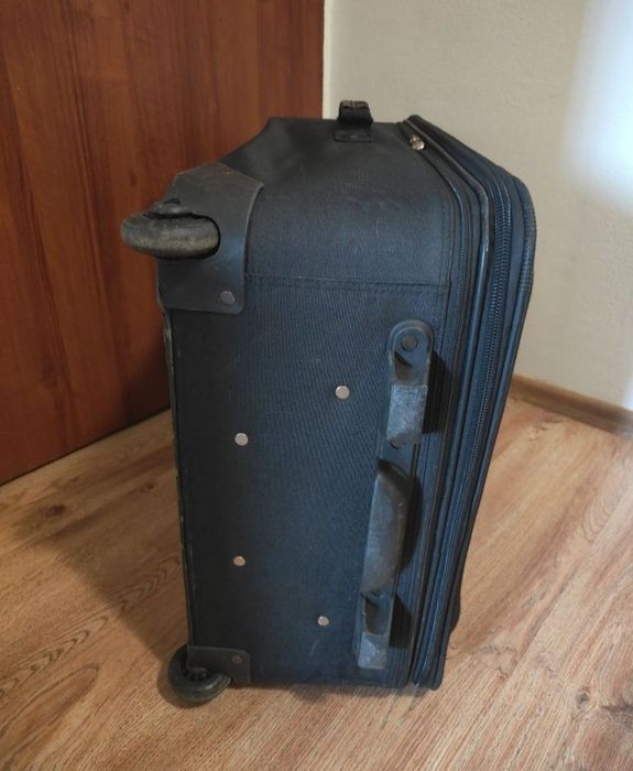 Walizka duża podróżna na kółkach obrotowych miękka , solidna bagaż.