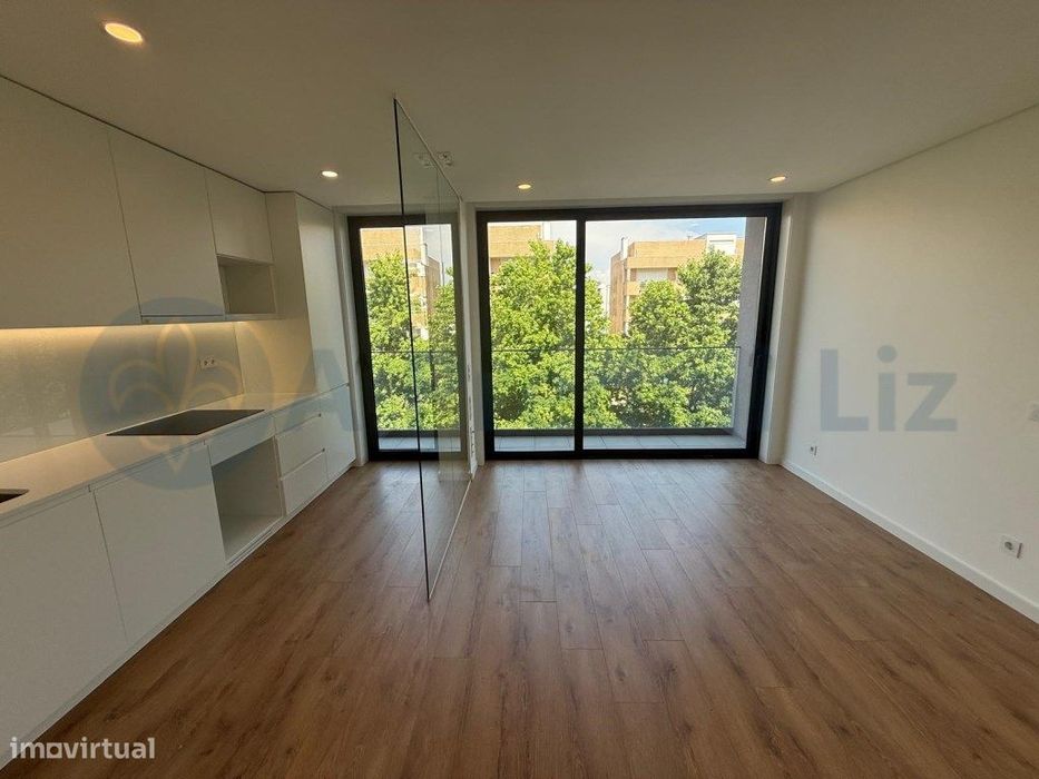 Apartamento T0 - Ao Hospital S. João - Garagem