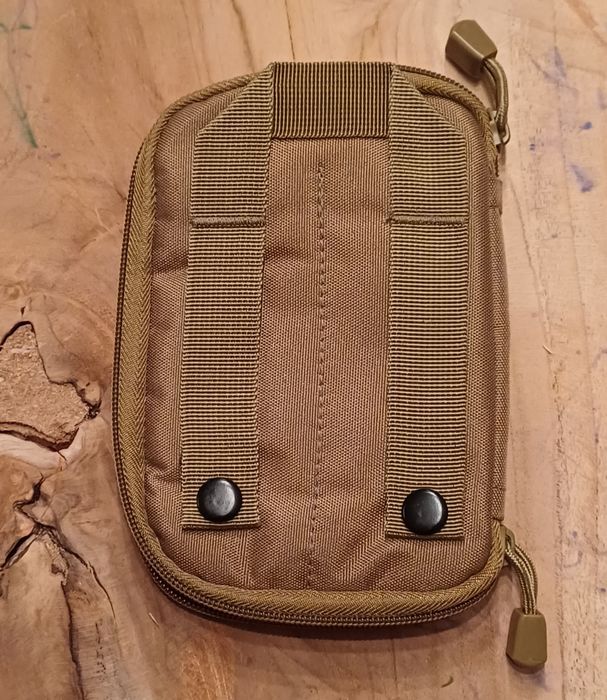 Bolsa Pequena para Documentos TAN [MFH]

Tamanho: 18 x 12 cm (LxA)

10