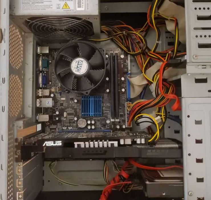 Компьютер работа игры 4 ядра HD 7850 2Gb GDDR5 (R9 270) SSD монитор