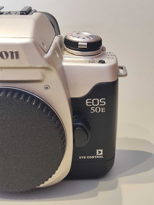 Canon EOS 50E - Câmara Analógica