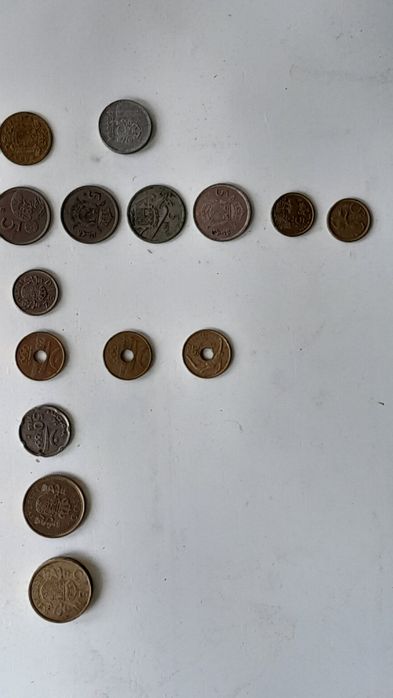 moedas de  pesetas, francos
