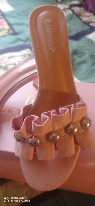 Шлепки босоножки пудровые 39