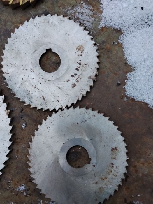 Продаю фрези по дереву