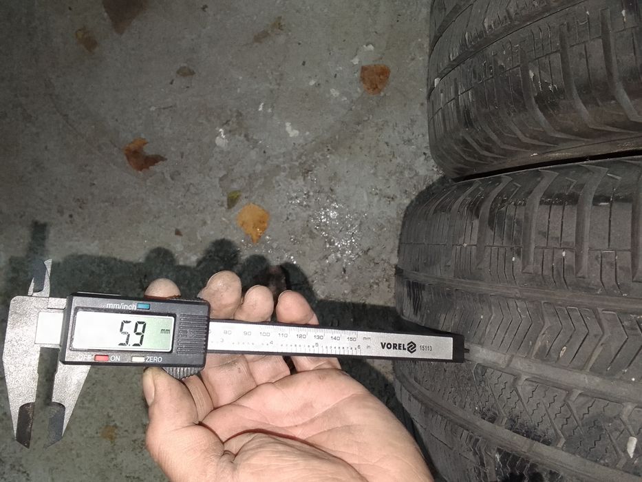 Cena za 2 Opony wielosezonowe 215/60r16 VREDESTEIN 6mm