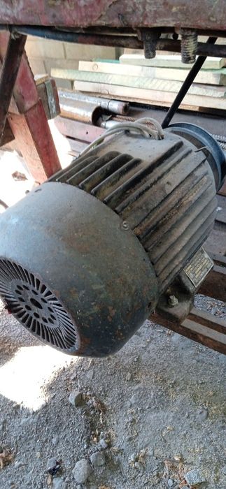 Асинхронний електродвигун 3 кВт.