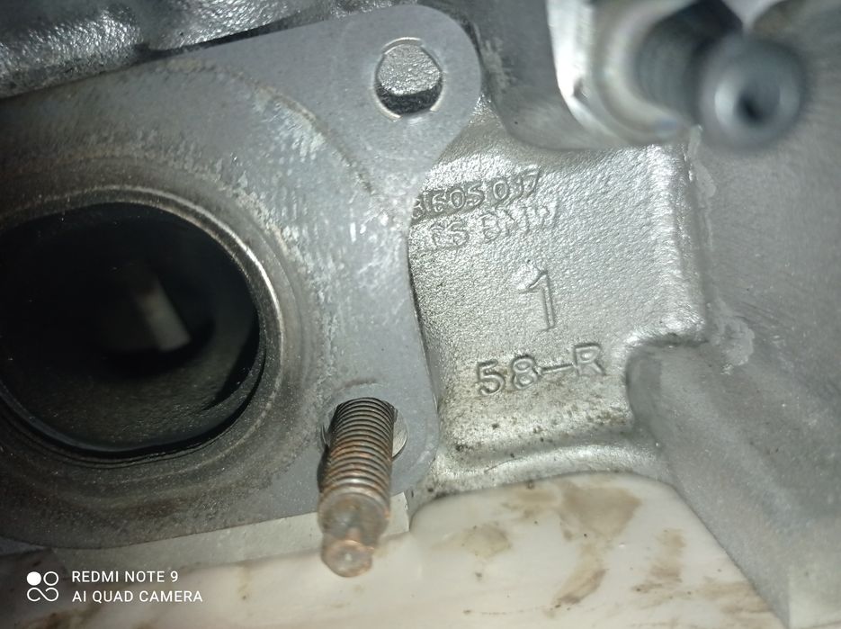 Głowica silnika prawa 4.4 V8 N63b44D BMW