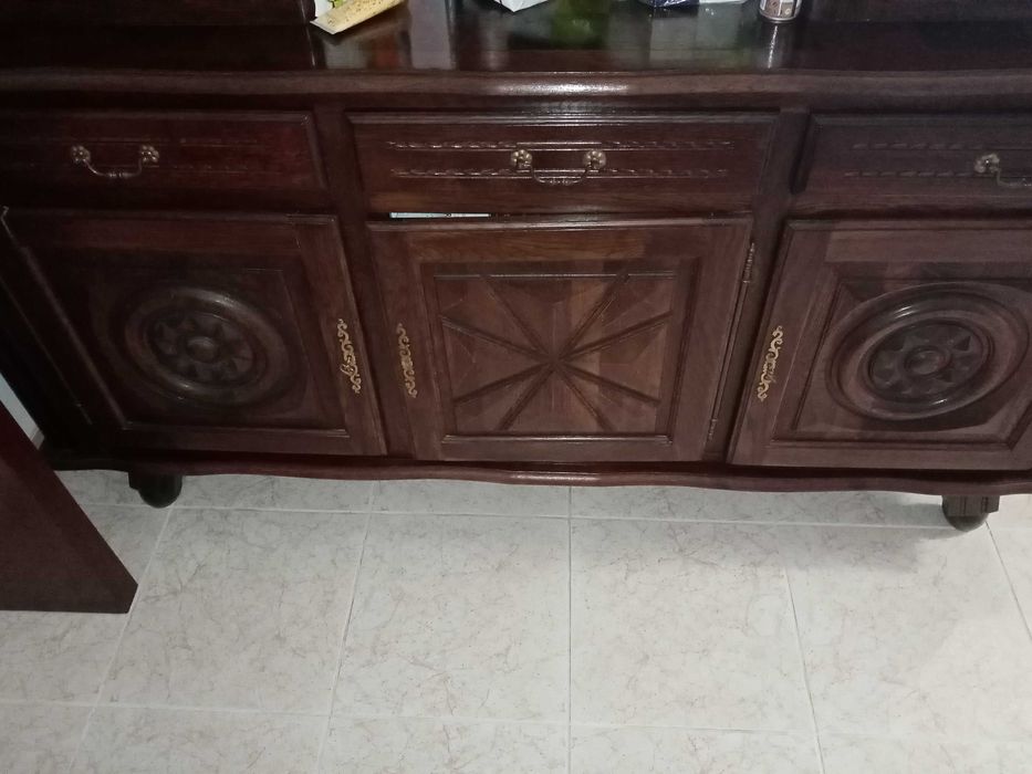 Mobília de jantar completa