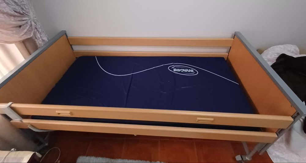 Cama articulada como nova