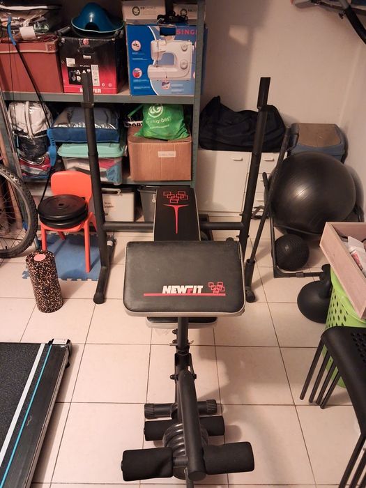 Banco de musculação / fitness  para vários exercícios como supino, biceps e extensão de perna