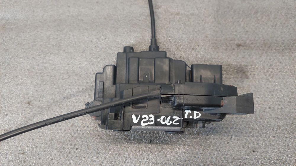 Fechadura / fecho porta trás direito RENAULT Megane III (BZ0_)