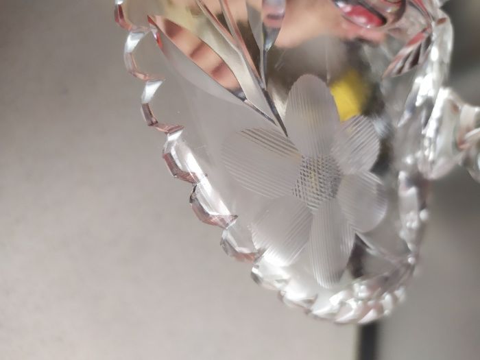 Szklana Bomboniera na trzech nóżkach PRL