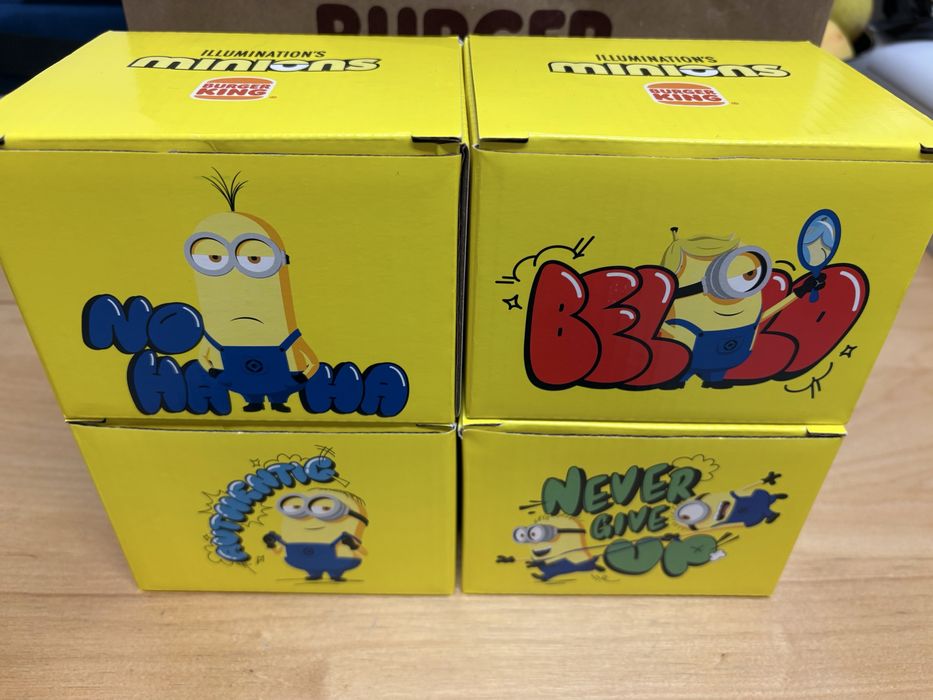 4 Caneca Minions Burger King novas embaladas - coleção completa