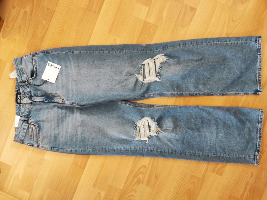 Nowe Jeansy Pieces  W32/L30