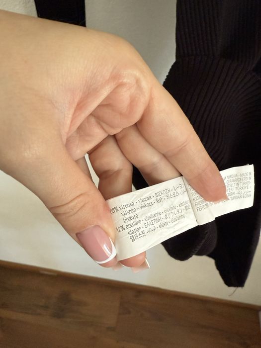 Czarna obcisła sukienka mini z wycięciami M zara