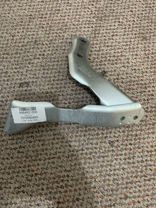 Кронштейн труби Спринтер 906