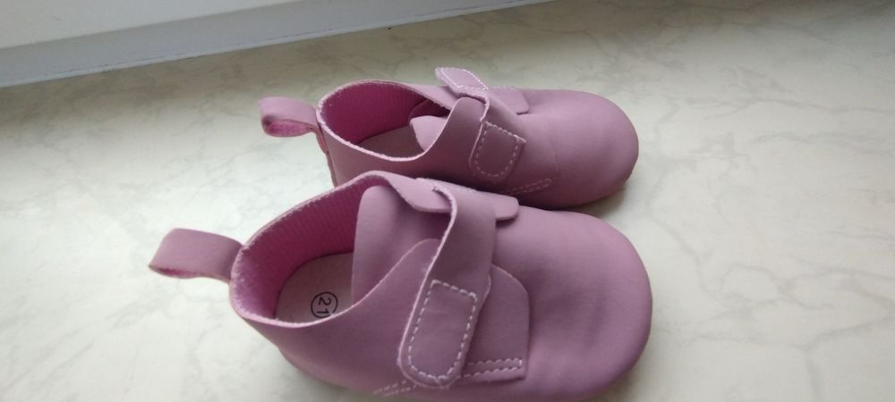Buty dla dziewczynki niechodki r 21