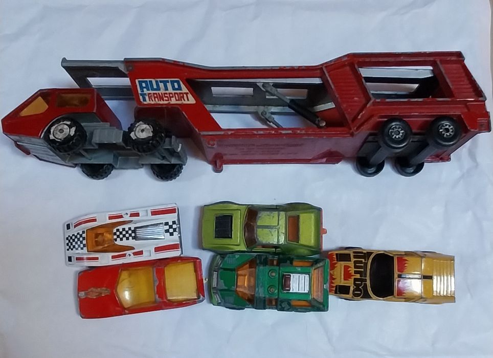 Camião de transporte de carros e 5 miniaturas antigas Matchbox