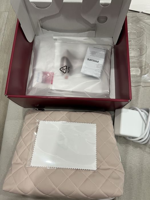 Фотооэпилятор Philips Lumea 9900