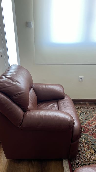 Sofa castanho em pele