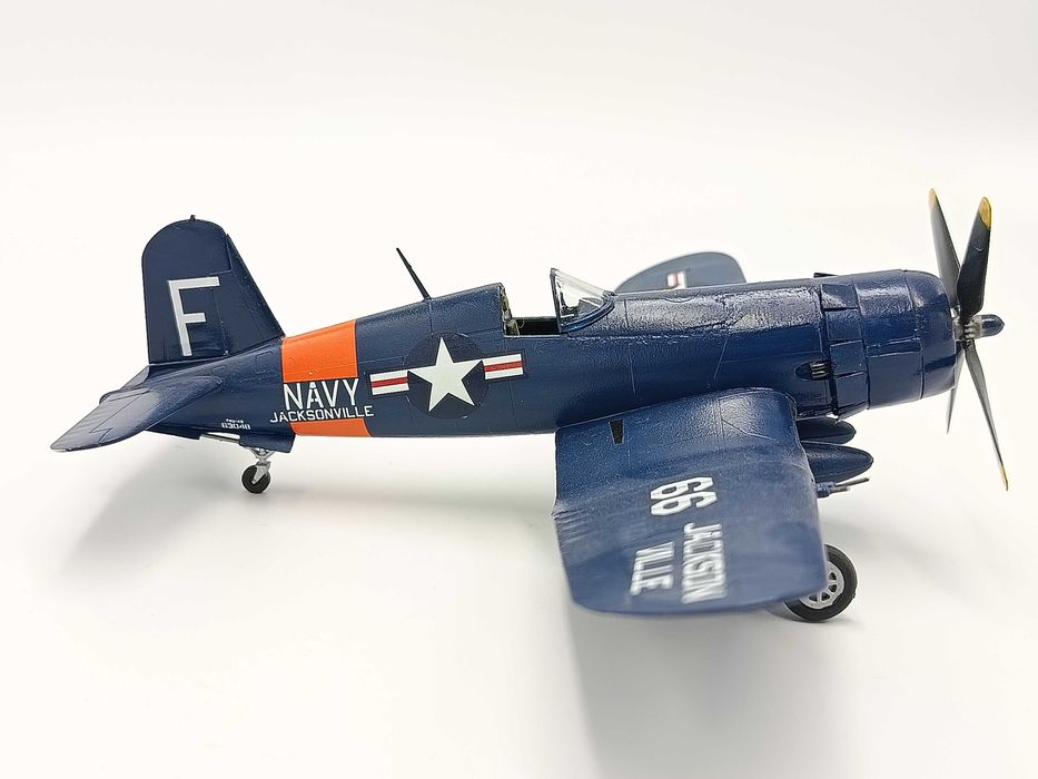 Model Samolotu F4U-4 Corsair Revell 1:72
