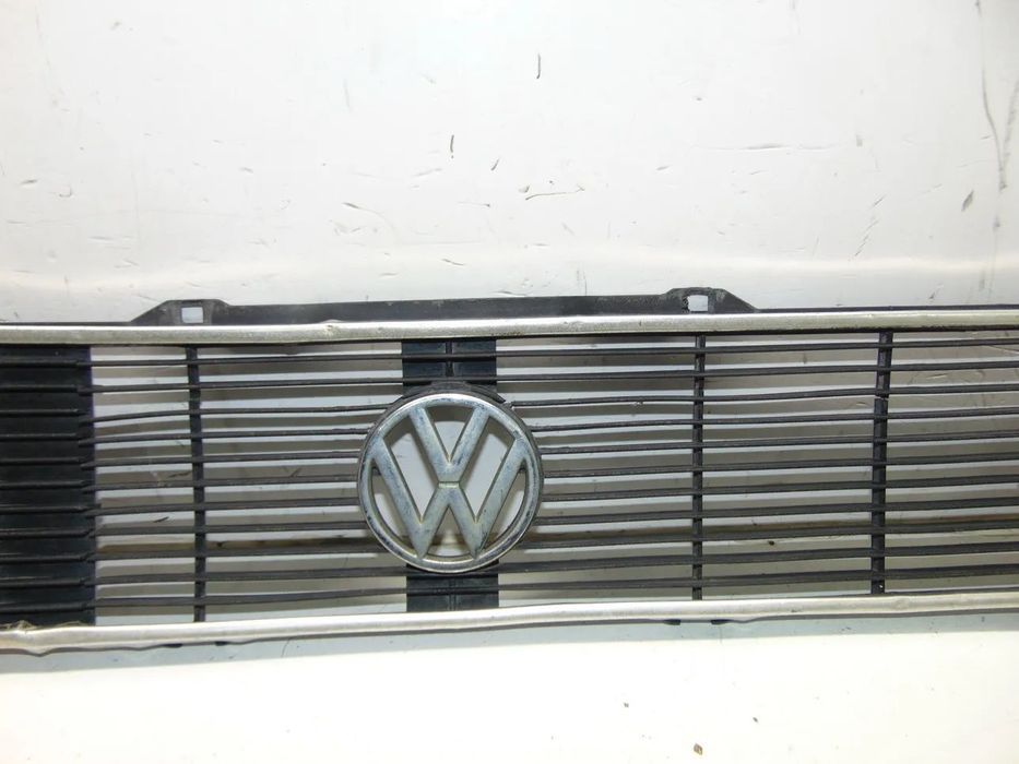 VW Golf MK1 Grelha usado em bom estado