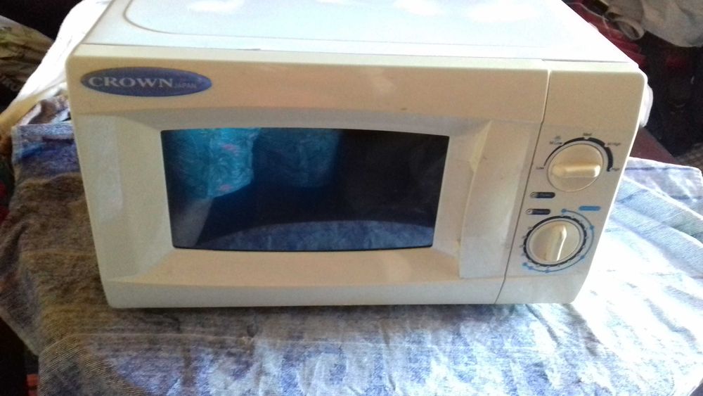 vendo microondas crown a trabalhar