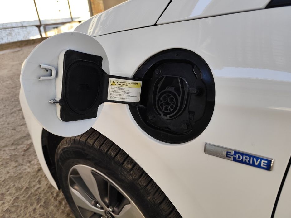 Hyundai Ioniq PHEV hybrid Хюндай іонік гібрид