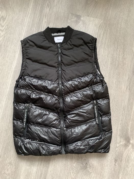 Безрукавка Reserved