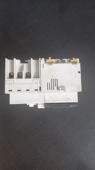 Disjuntor Merlin Gerin C60H C16 com módulo diferencial Vigi C60