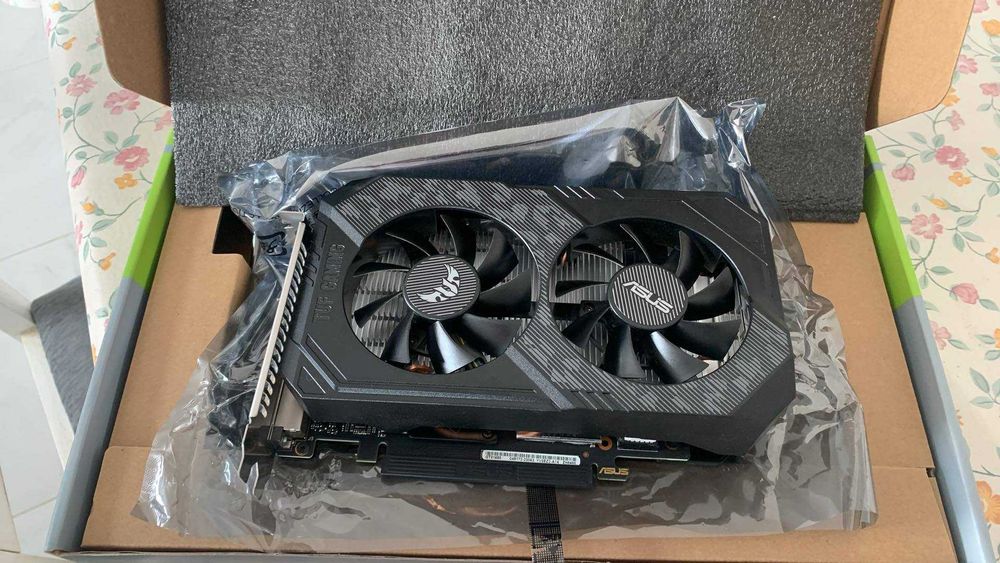 Placa gráfica GTX GeForce 1650 4gb