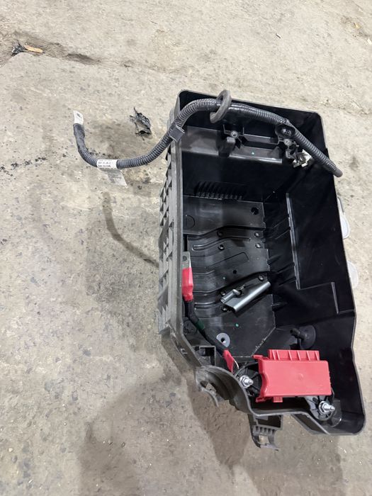 Podstawa akumulatora renault arkana 1.6 e-tech hybryda