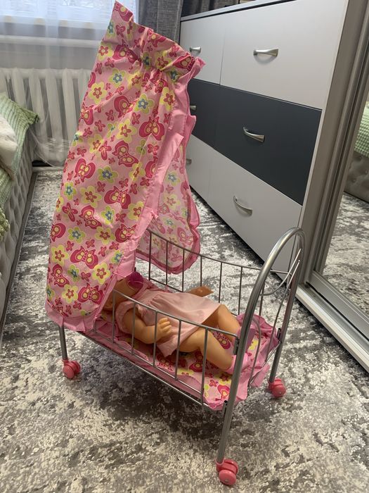 Металеве ліжко для ляльки