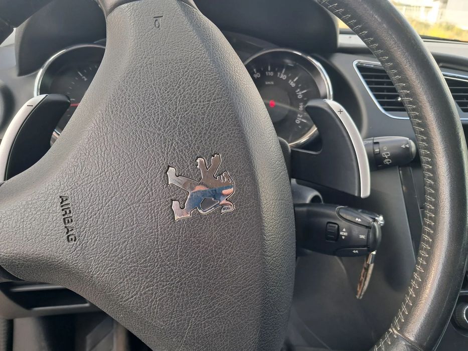 Peugeot 3008 foto 2