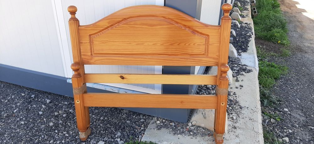 Cama de madeira/pinho solteiro/a