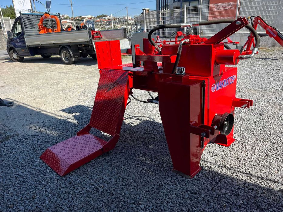 Rachador de lenha p/ trator 20TR c/ Plataforma elevatória NOVO