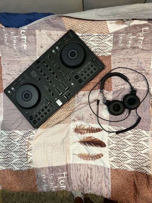 Kontroler DJ PIONEER DDJ-FLX4 + Słuchawki nauszne PIONEER HDJ-CUE1