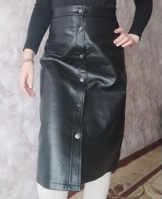 Продам,Одяг жіночий(Спідниця)