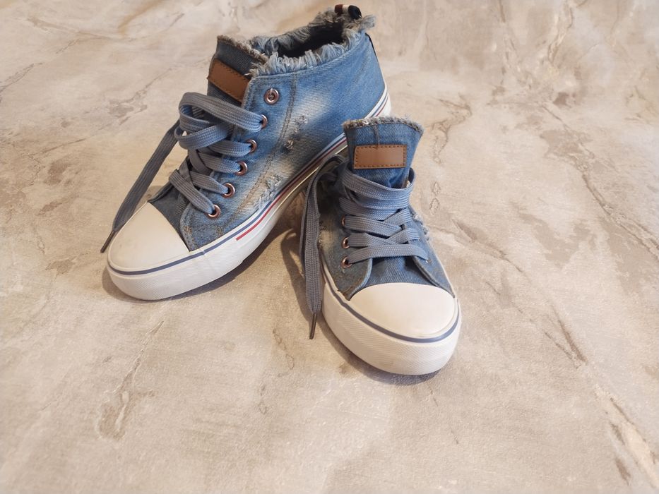 Джинсові кеди з вишивкою