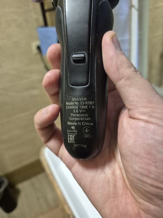 Продам бритву  Panasonic ES- Rt87