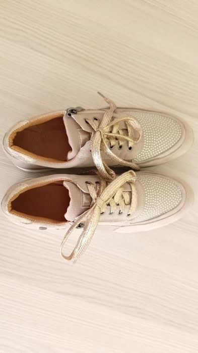 Buty sportowe, adidasy rozm. 39, beżowe, złote, kryształki, lekkie