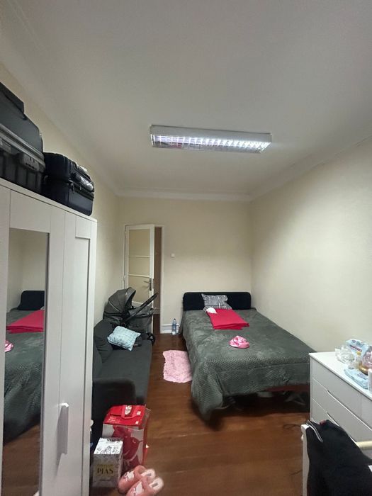 Quarto casal para arrendar em amadora a 5 minuto da estacao de comboios