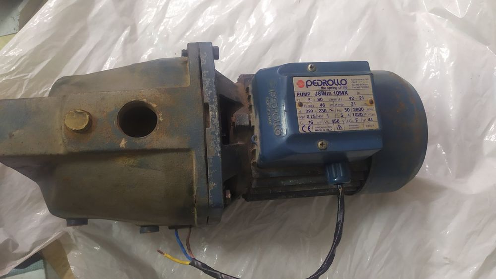 Насоси водяні.Три штуки