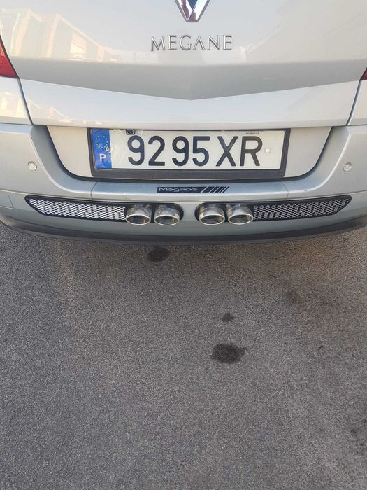 Renault megane 2004, com131.000kms,sensores des estacionamento na traseira, ecran tactil, inspecao feita.