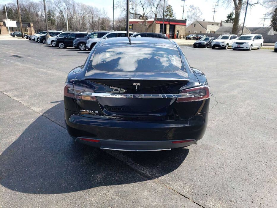Tesla Model S Performance      2013