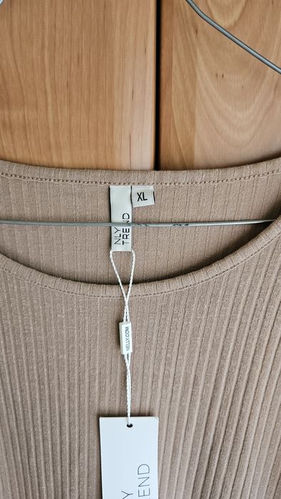 Nowa sukienka z krótkim rękawem bodycon obcisła beżowa L/XL