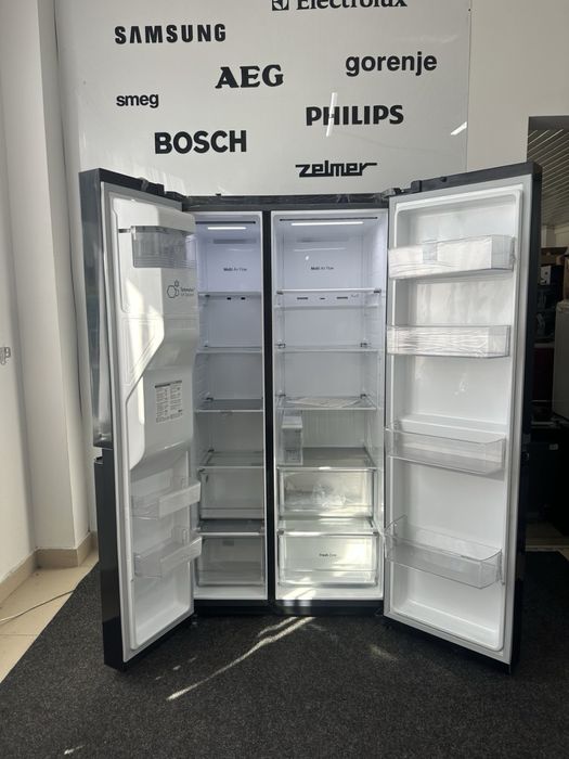 Холодильник Side by side LG GSLV91MCAC